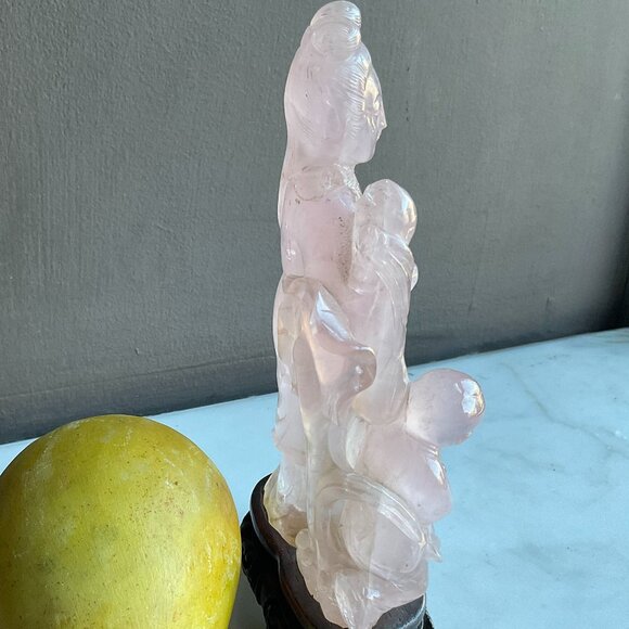 Vintage Rose Quartz Mother and Child Sculpture on carved Wooden Base - Picture 5 of 10